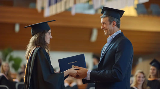 Idee outfit laurea: come vestirsi per il giorno della cerimonia - Old Money®